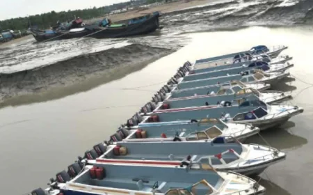 Fuel shortage halts speedboat service on Kumira-Sandwip route, raising Eid travel concerns