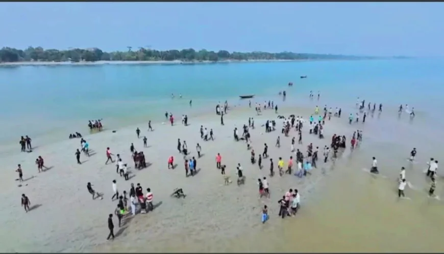 Gopalganj’s river sandbank turns into recreation hub