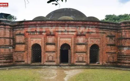Historic Masjidkur Mosque faces decay, calls grow for urgent preservation