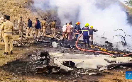 Aircraft crash kills India's Maharashtra deputy chief minister, 4 others