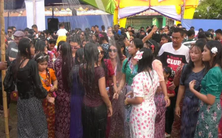 Rakhine water festival draws tourists to Cox’s Bazar