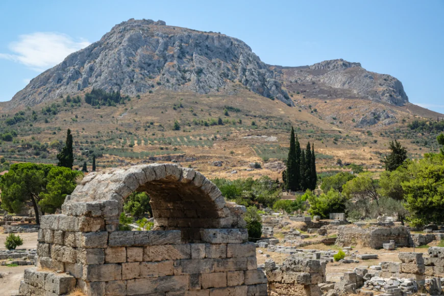 How to visit Ancient Corinth from Athens