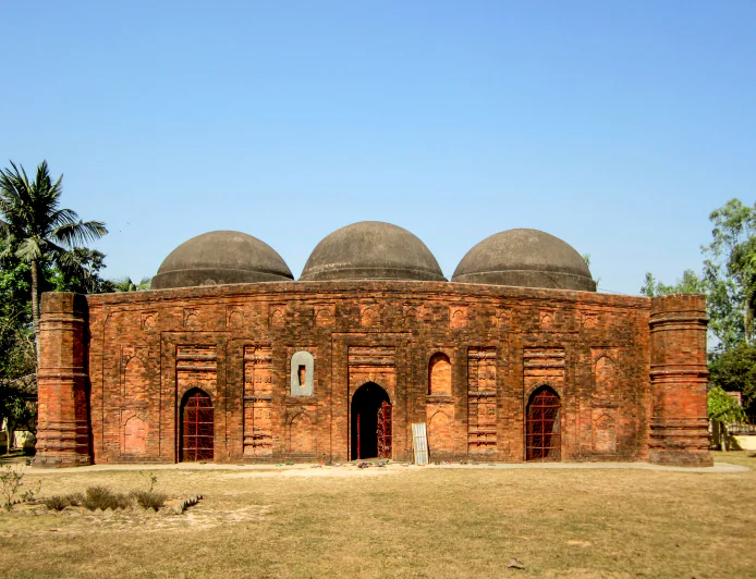 খেরুয়া মসজিদ: অবহেলায় ধুঁকছে বগুড়ার ১৬শ শতকের ঐতিহ্য