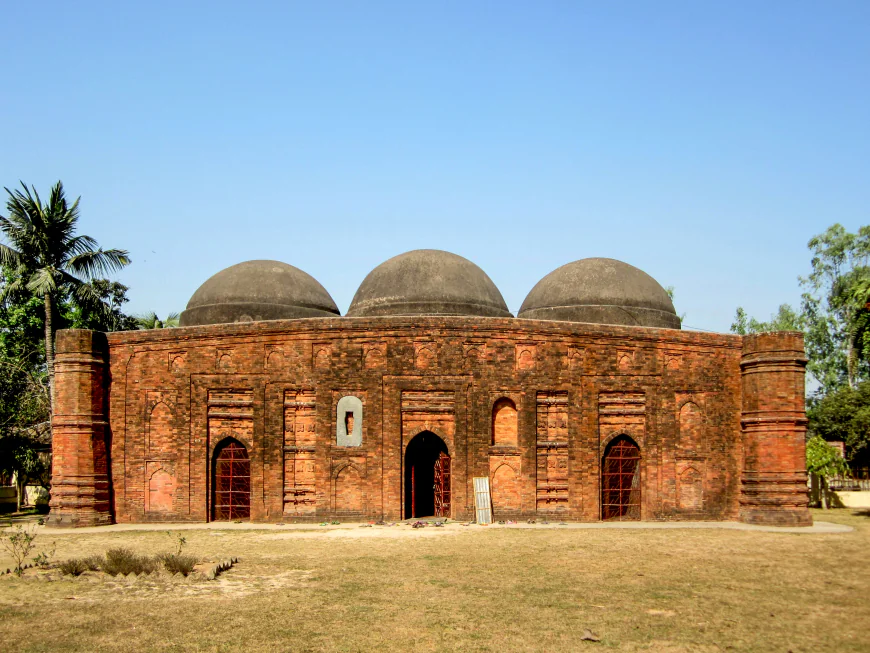 খেরুয়া মসজিদ: অবহেলায় ধুঁকছে বগুড়ার ১৬শ শতকের ঐতিহ্য