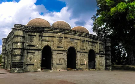 Kusumba Mosque: A timeless architectural gem