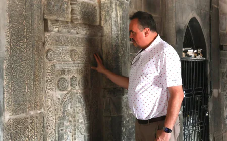 US envoy visits Chhoto Sona Masjid