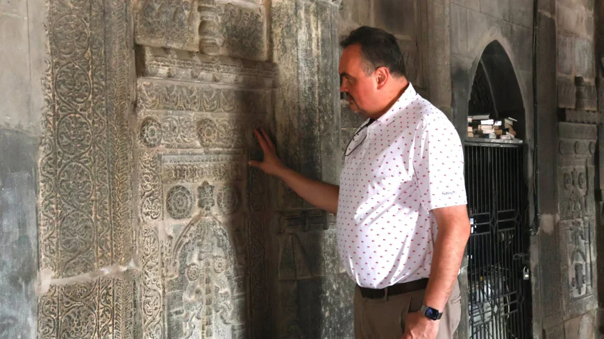 US envoy visits Chhoto Sona Masjid