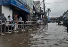 Rain, jam paralyse Dhaka city