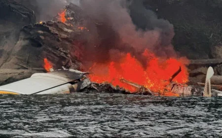 11 rescued after seaplane crashes off Washington coast