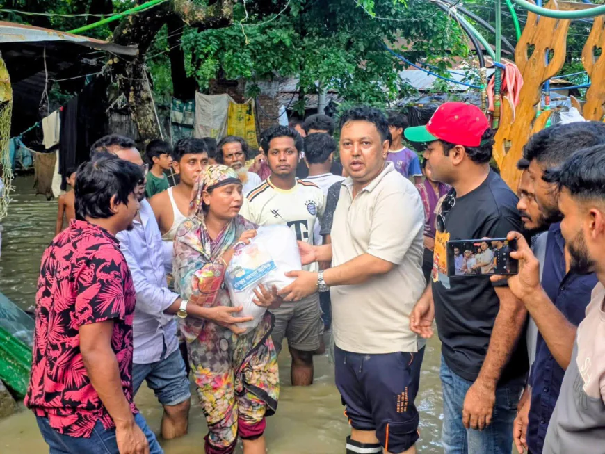 Ashiq stands by flood-hit Banshkhali residents