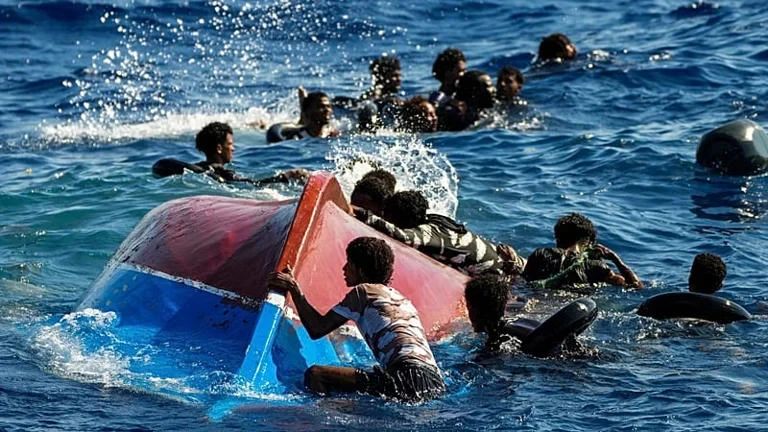 Migrants, rescue vessels face ordeals at sea: Aid group