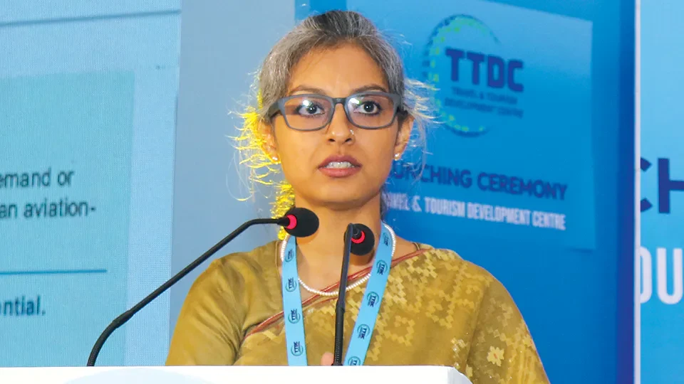 Bangladesh tourism needs national brand, visa reform