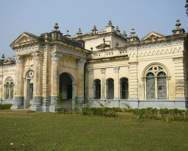 Visit Rajbari for glimpses of lost palaces