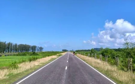 Cox's Bazar-Teknaf Marine Drive draws tourists