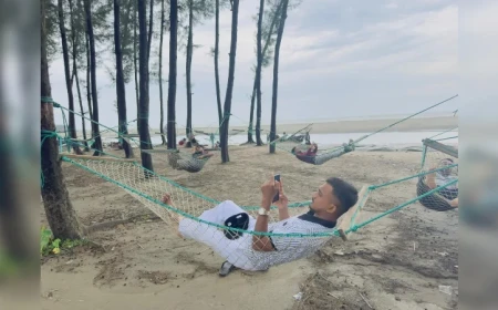  Rope hammocks offer simple leisure spot at Inani Jhau Bon